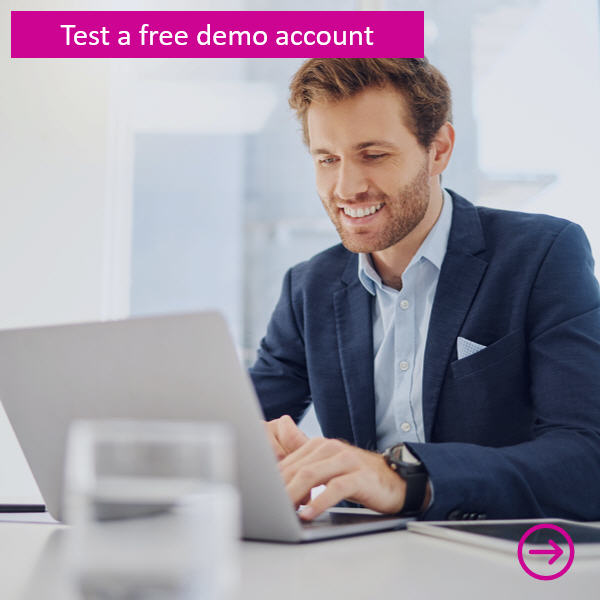 A trader testing the CFD-Forex demo account.
